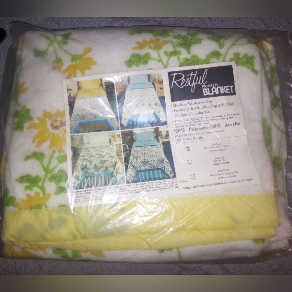 Vintage Restful Printed Blanket Yellow Floral Design Twin/Full Size 72x90In NWT